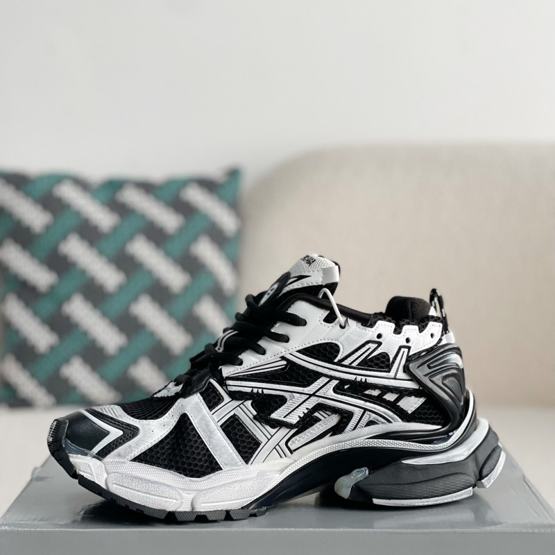 Ba*len*cia*ga Runner Sneakers