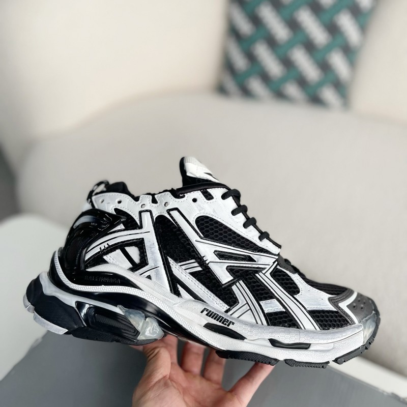 Ba*len*cia*ga Runner Sneakers