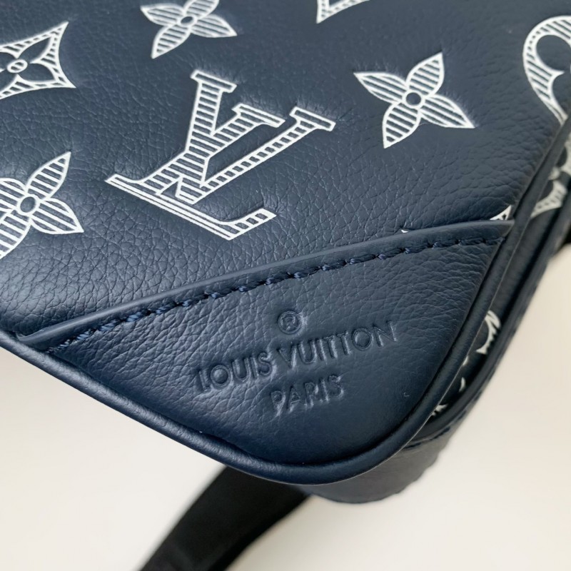 L0*is V*t0n The new TRIO Postman Pack M24753  Size： 25*18.5*7cm