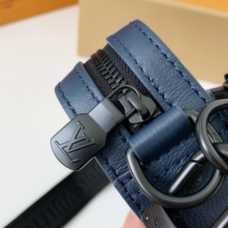 L0*is V*t0n The new TRIO Postman Pack M24753  Size： 25*18.5*7cm