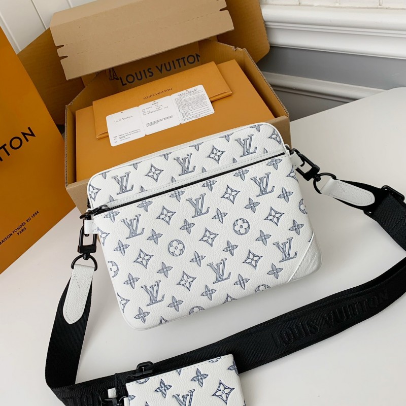 L0*is V*t0n The new TRIO Postman Pack M24753  Size： 25*18.5*7cm