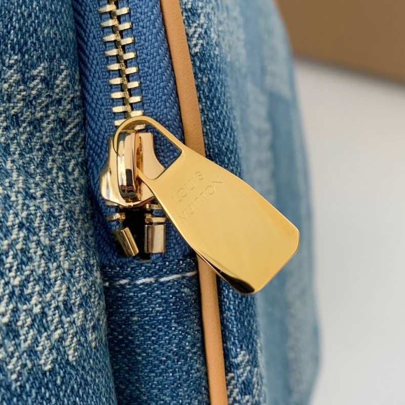 L0*is V*t0n Montsouris backpack M40708  Size：32*40*19cm