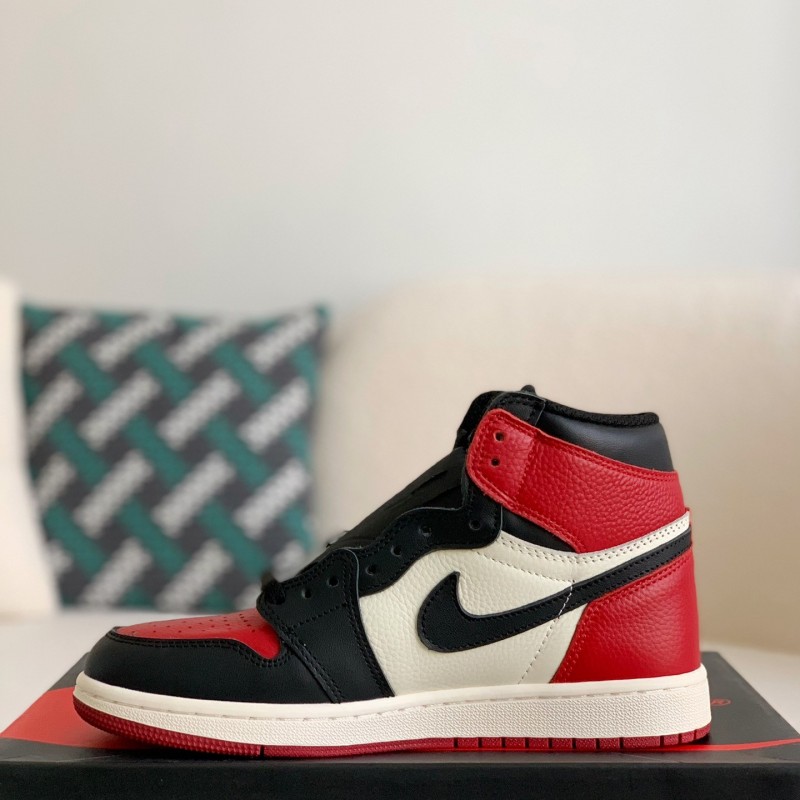 Air Jordan 1 Retro High OG Bred Toe