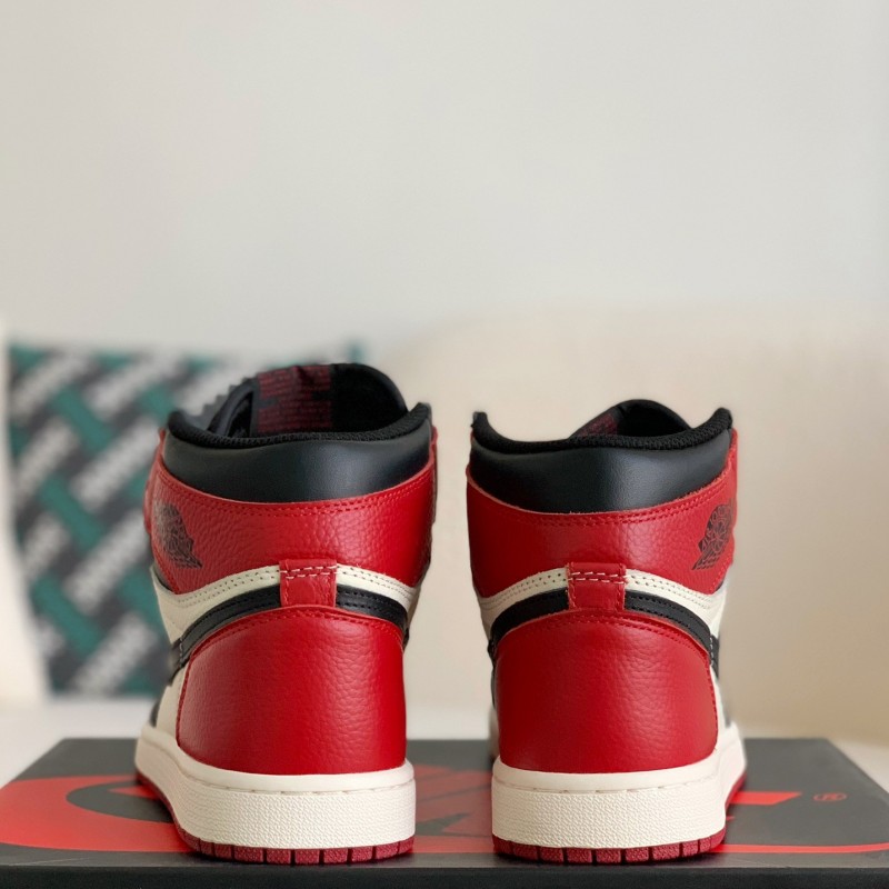 Air Jordan 1 Retro High OG Bred Toe