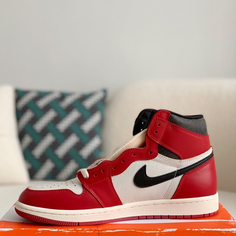 Air Jordan 1 Retro High OG Chicago Red