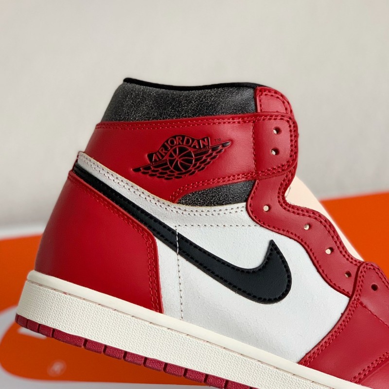 Air Jordan 1 Retro High OG Chicago Red