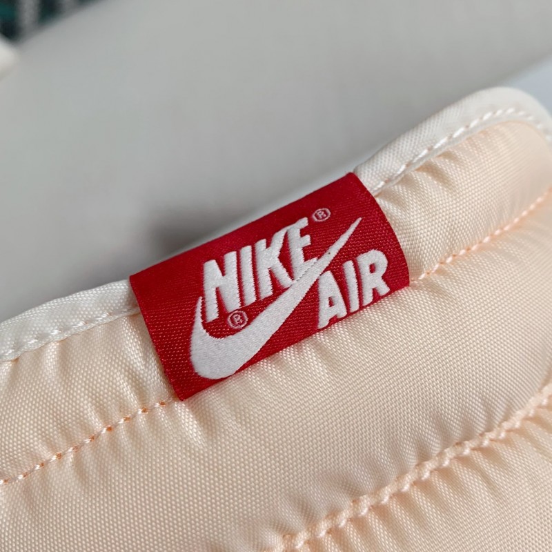 Air Jordan 1 Retro High OG Chicago Red