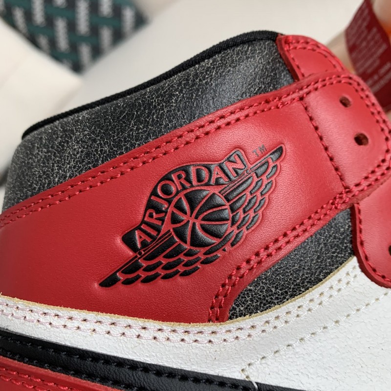 Air Jordan 1 Retro High OG Chicago Red