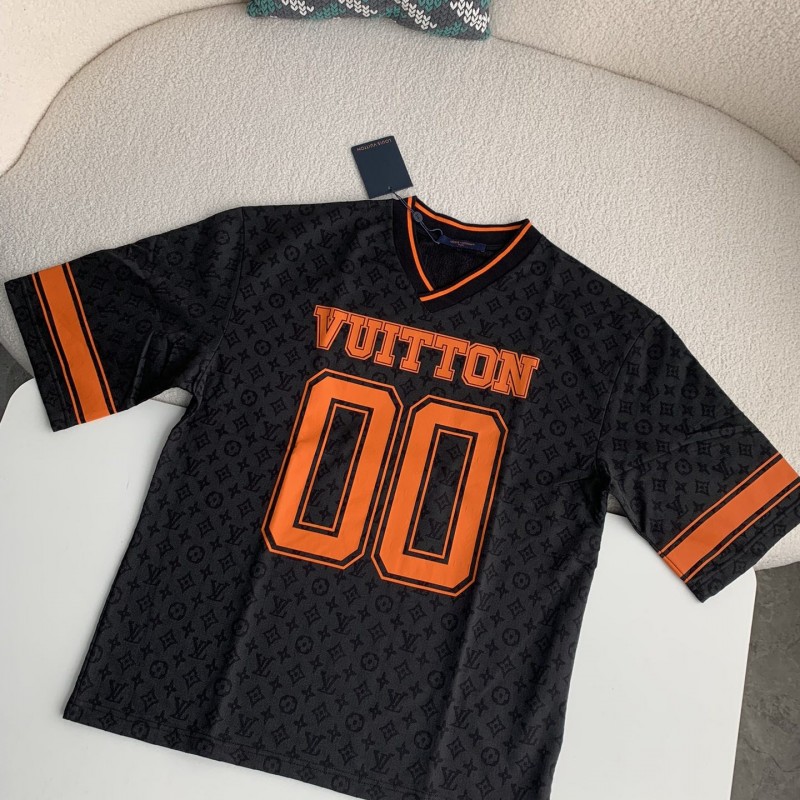 L0*is V*t0n Letter Logo t-shirt