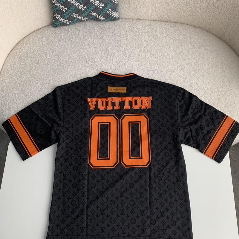 L0*is V*t0n Letter Logo t-shirt