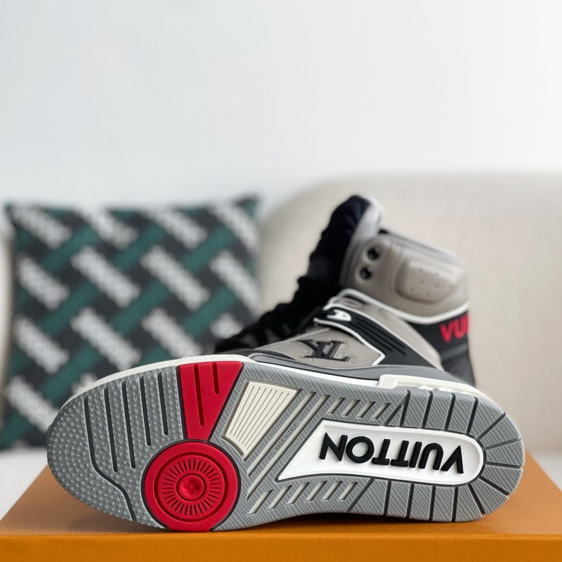 L0*is V*t0n TRAINER SNEAKERS