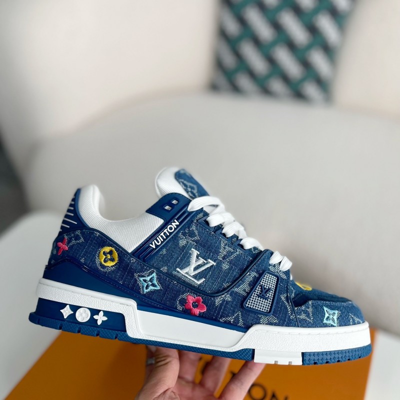 L0*is V*t0n TRAINER SNEAKERS