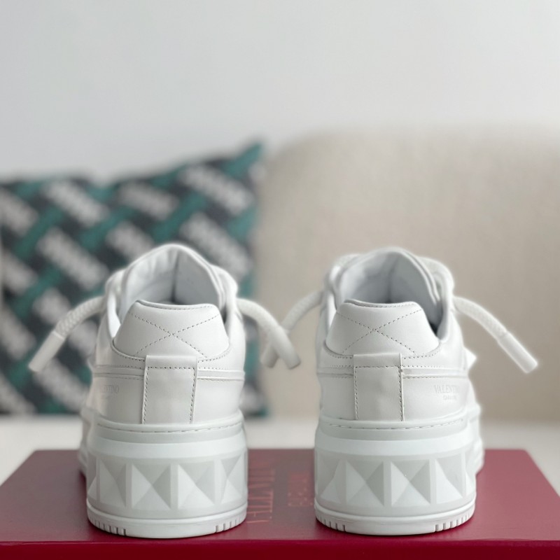 va*t*no One Stud Sneakers