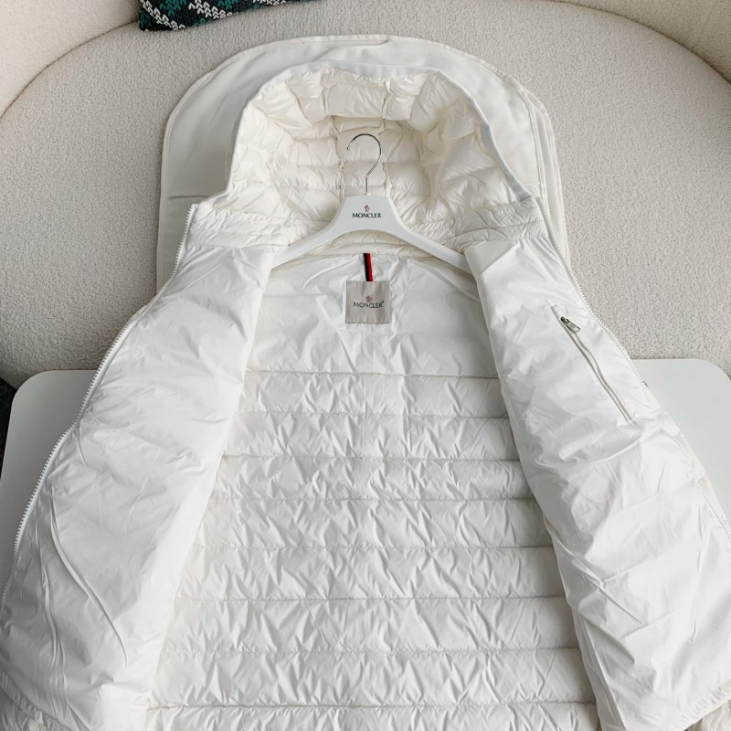Moncler Montbeliard down jacket
