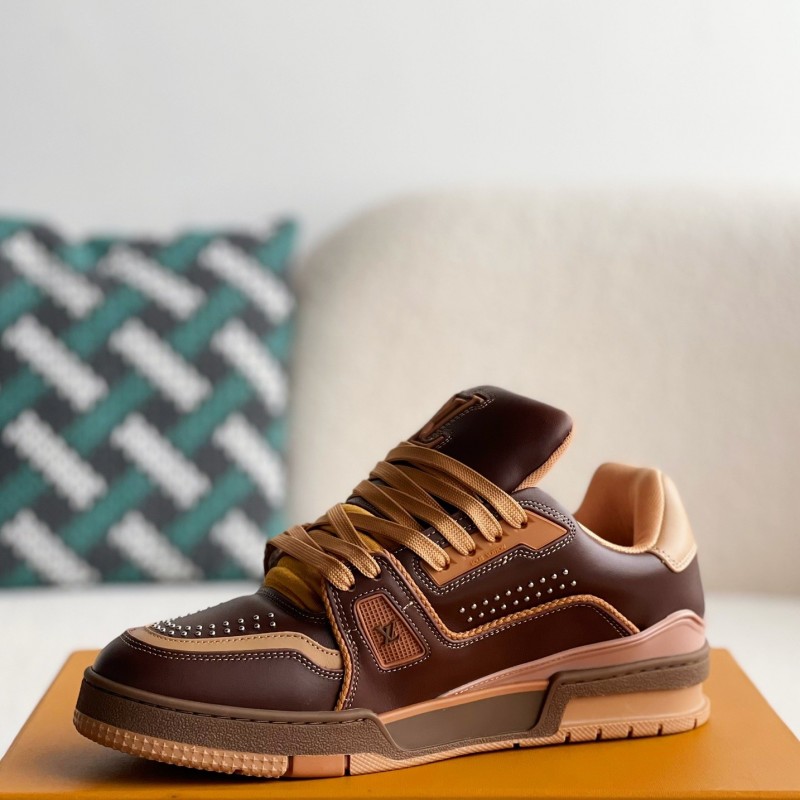 L0*is V*t0n TRAINER SNEAKERS