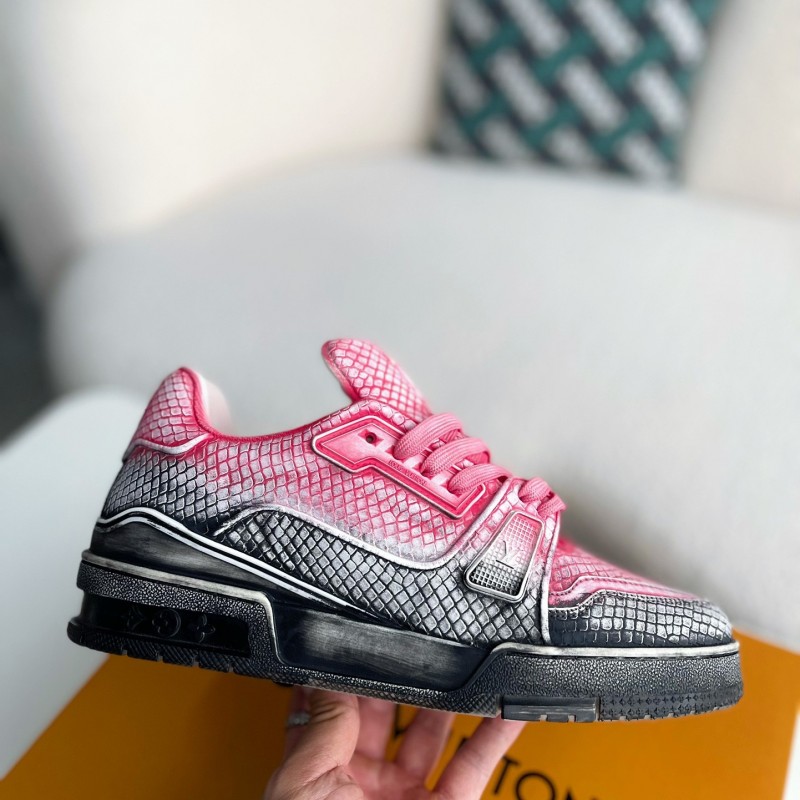 L0*is V*t0n TRAINER SNEAKERS