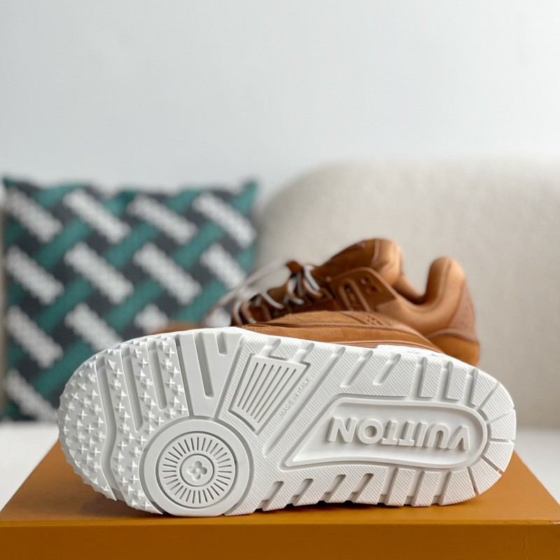 L0*is V*t0n TRAINER SNEAKERS